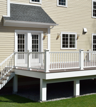 Vinyl vs. Insulated Vinyl Siding: What’s the Best Choice for Your Illinois Home?