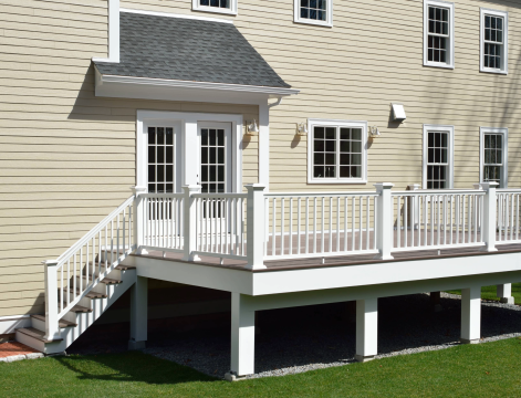 Vinyl vs. Insulated Vinyl Siding: What’s the Best Choice for Your Illinois Home?