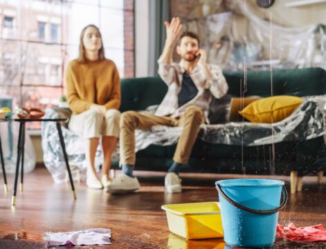 What to Do If Your Roof Starts Leaking During Winter