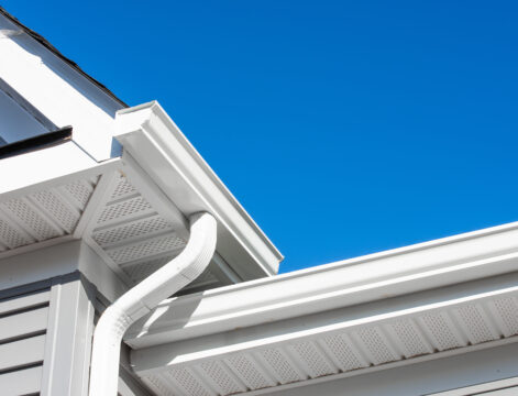 Seamless vs. Sectional Gutters: What’s the Difference?